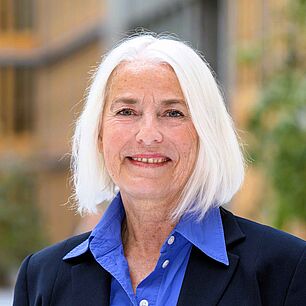 Dr. Annette Icks